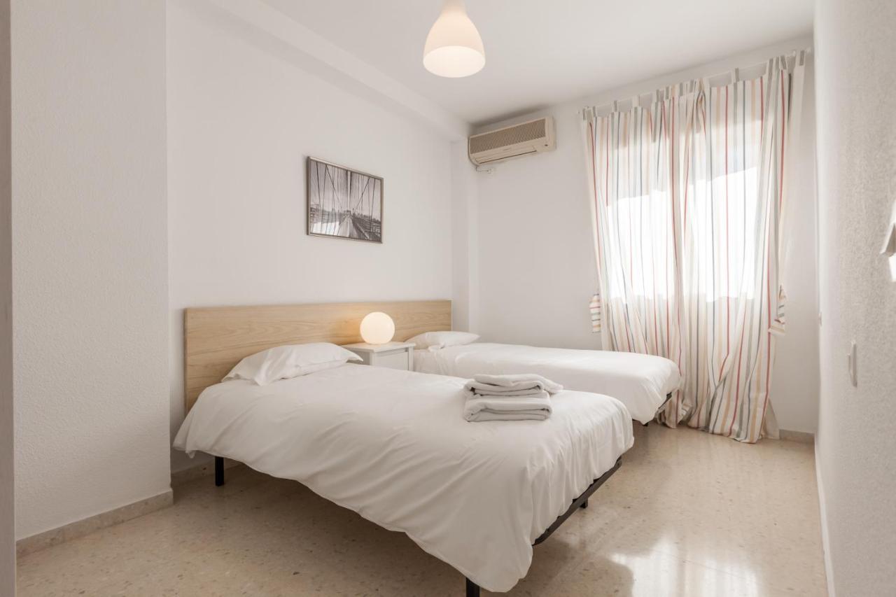 Triana With Free Parking Appartement *